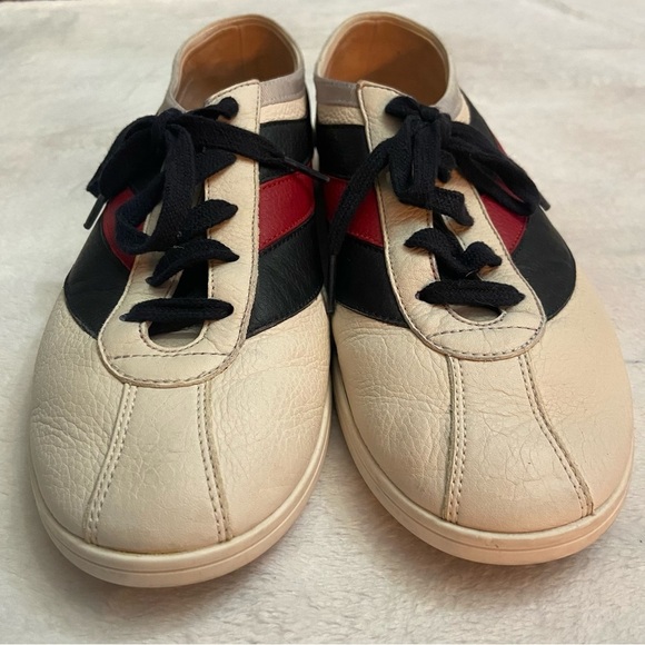 Gucci Falcer Bee embroidered Off White Leather Low Top lace-up Sneakers - Picture 5 of 15